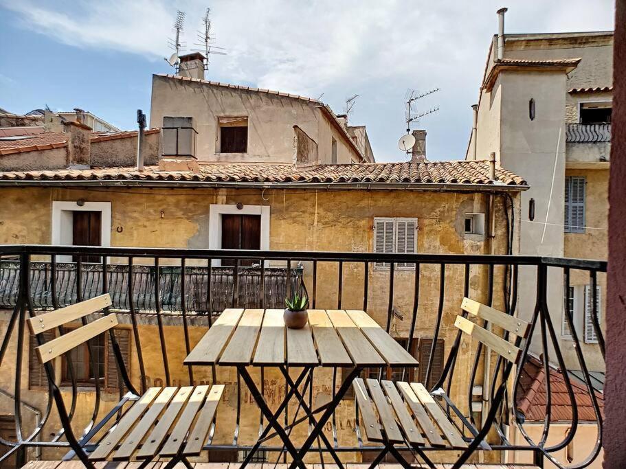 Un Balcon, Au Coeur Du Village カシ エクステリア 写真